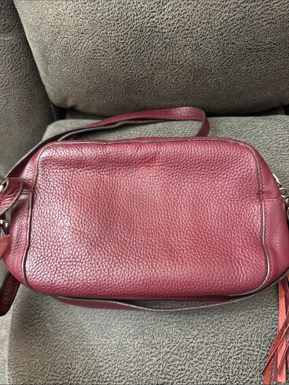 Gucci Berry Red Soho Studded Leather Crossbody Bag with Tassel - Picture 3 of 8